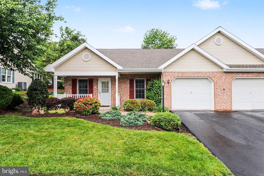 19 BLUE MOUNTAIN VIS, Mechanicsburg, PA 17050