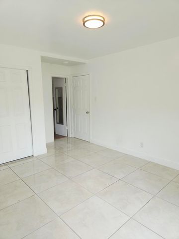 1839 PLUNKETT Street 2, Hollywood, FL 33020