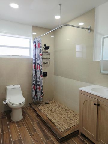 1839 PLUNKETT Street 2, Hollywood, FL 33020