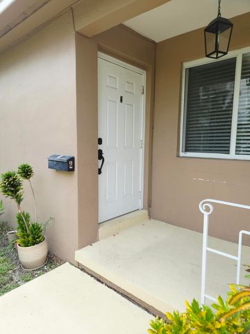 1839 PLUNKETT Street 2, Hollywood, FL 33020