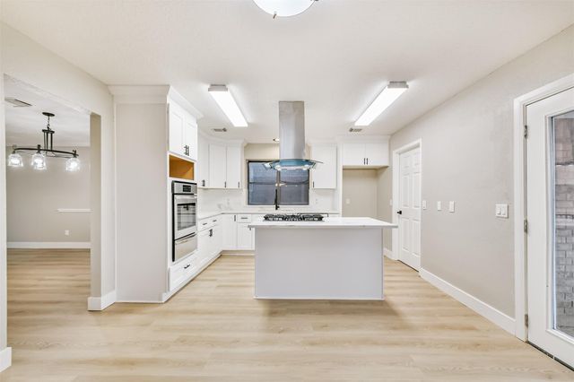 2117 Spinnaker Drive, League City, TX 77573