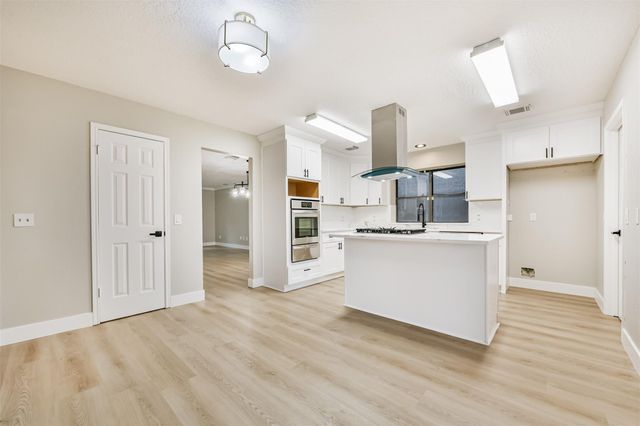 2117 Spinnaker Drive, League City, TX 77573