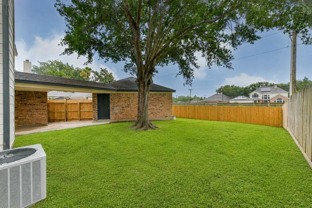 2117 Spinnaker Drive, League City, TX 77573