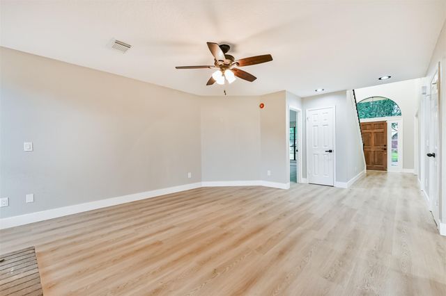 2117 Spinnaker Drive, League City, TX 77573