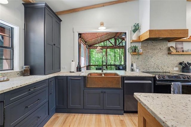 159 Manor Oak Trail, Toccoa, GA 30577