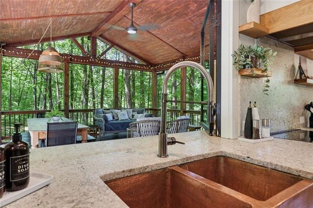 159 Manor Oak Trail, Toccoa, GA 30577