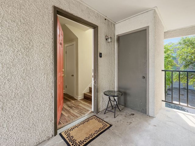 4402 Holland Avenue 202, Dallas, TX 75219