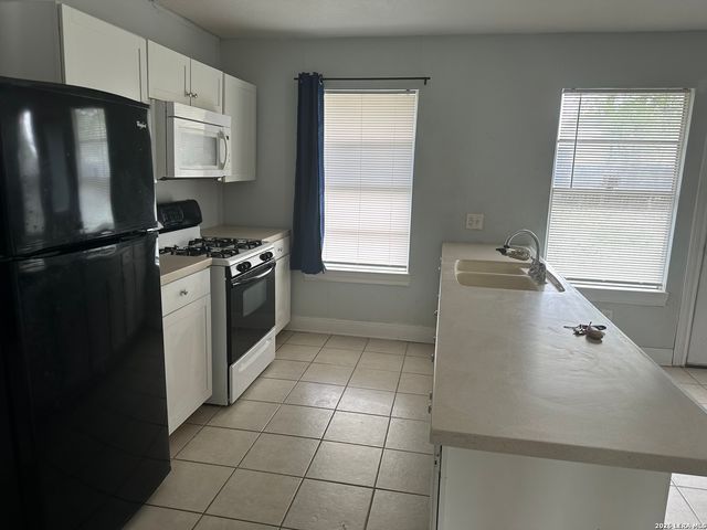 4911 LONGFELLOW BLVD, San Antonio, TX 78217