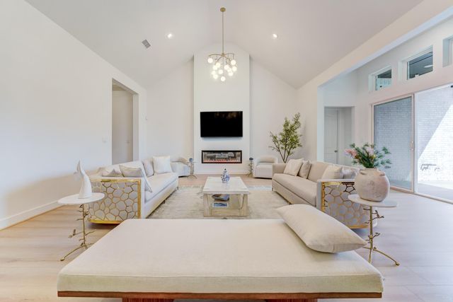 1310 Timber Shores Drive, Missouri City, TX 77459