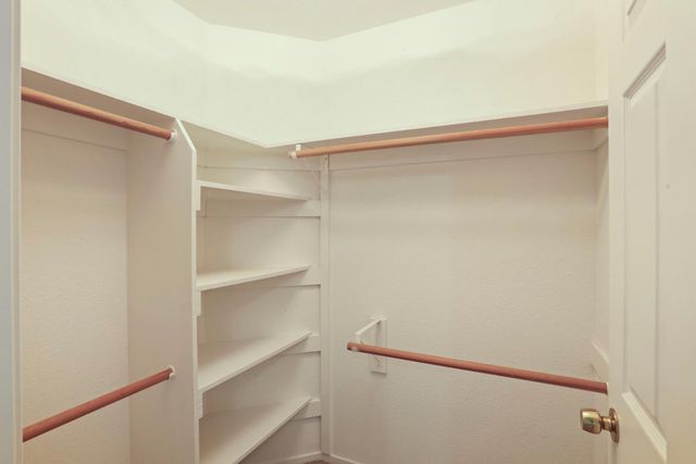 610 Hudson Ln, Modesto, CA 95351