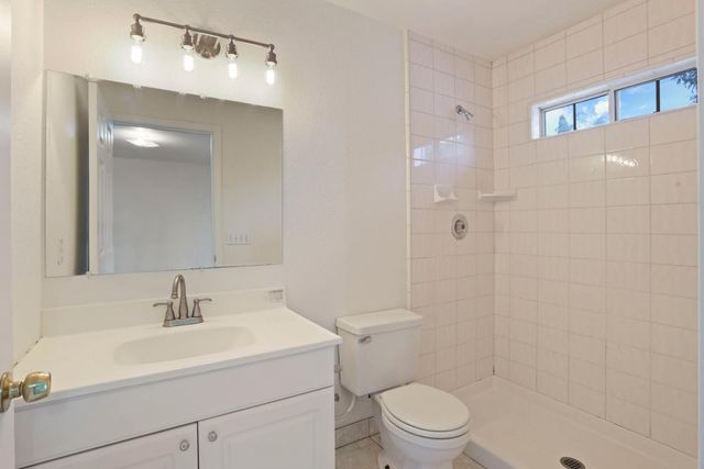 610 Hudson Ln, Modesto, CA 95351