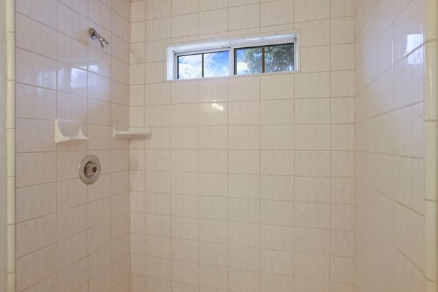 610 Hudson Ln, Modesto, CA 95351