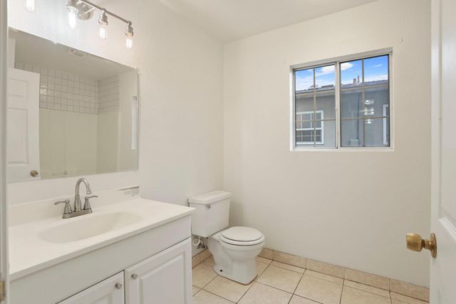 610 Hudson Ln, Modesto, CA 95351