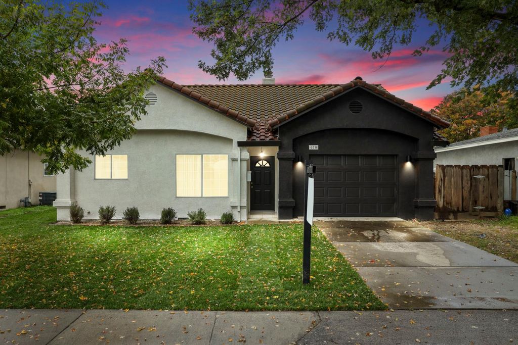 610 Hudson Ln, Modesto, CA 95351