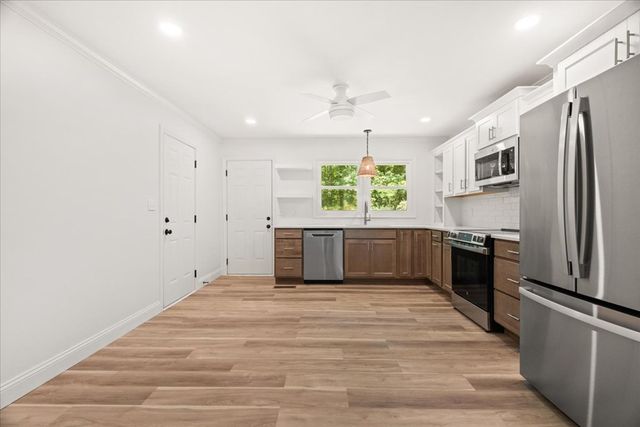 537 NE Beaverdale Road, Dalton, GA 30721