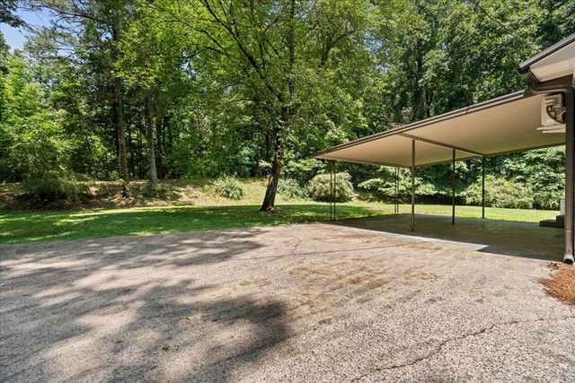 537 NE Beaverdale Road, Dalton, GA 30721