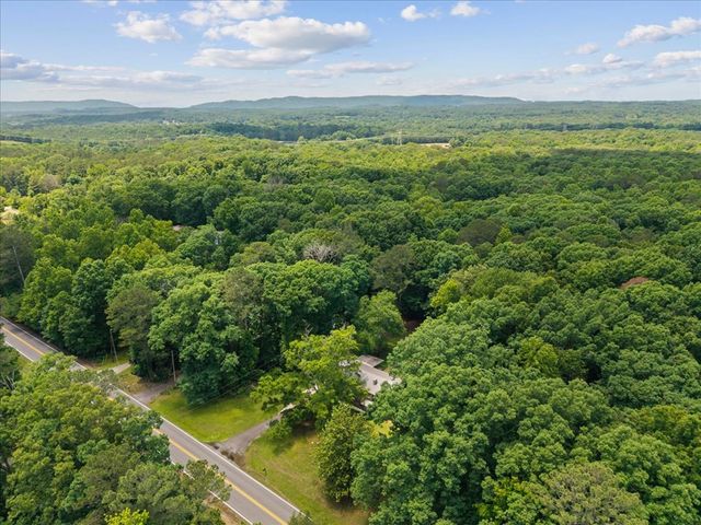 537 NE Beaverdale Road, Dalton, GA 30721