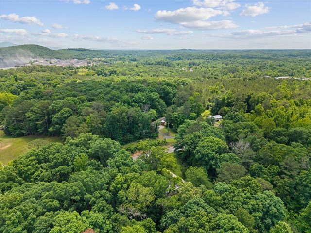 537 NE Beaverdale Road, Dalton, GA 30721