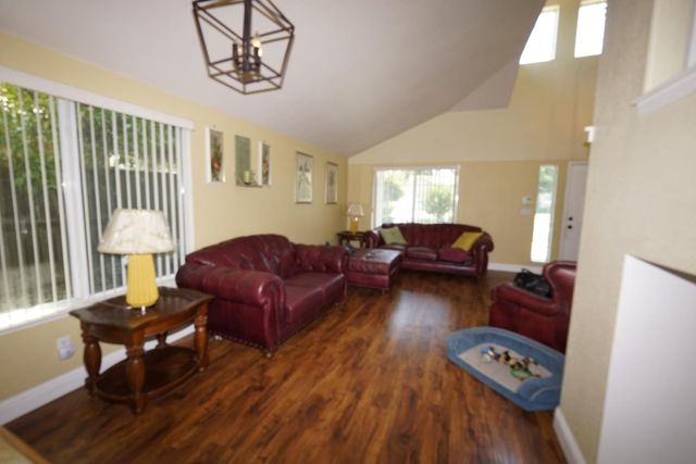2741 Fremont Avenue, Clovis, CA 93611