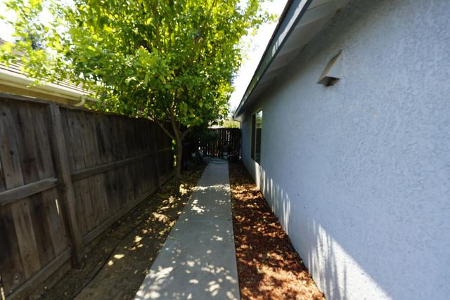 2741 Fremont Avenue, Clovis, CA 93611