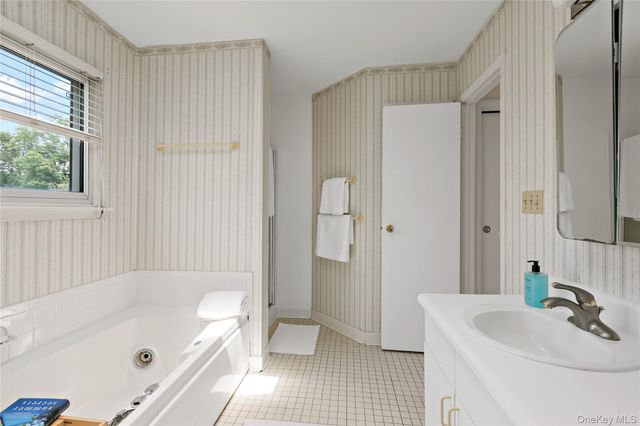 191 Horseshoe Circle, Ossining, NY 10562