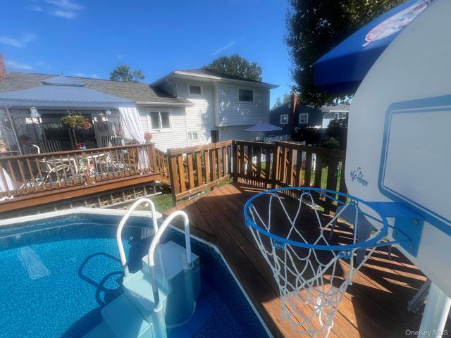 48 W 20th Street, Deer Park, NY 11729