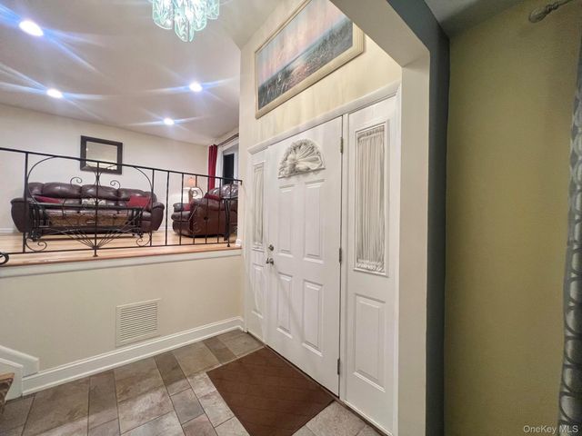 48 W 20th Street, Deer Park, NY 11729