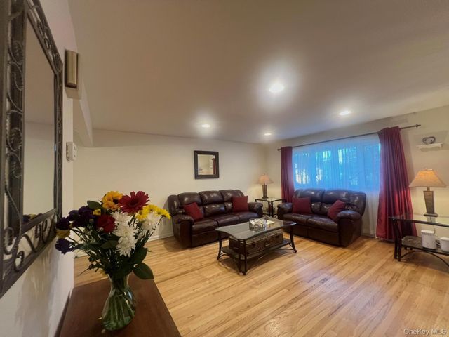 48 W 20th Street, Deer Park, NY 11729