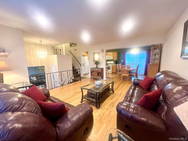 48 W 20th Street, Deer Park, NY 11729
