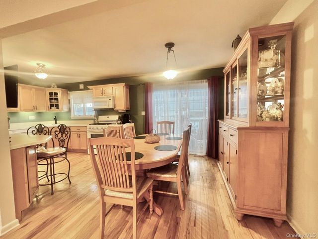 48 W 20th Street, Deer Park, NY 11729