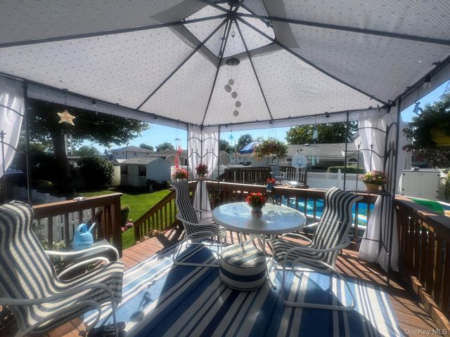 48 W 20th Street, Deer Park, NY 11729