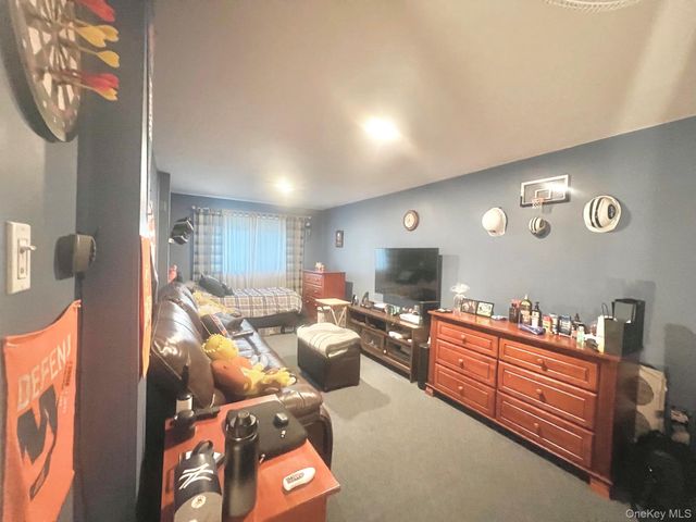 48 W 20th Street, Deer Park, NY 11729