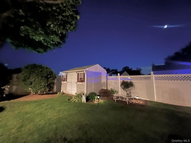 48 W 20th Street, Deer Park, NY 11729