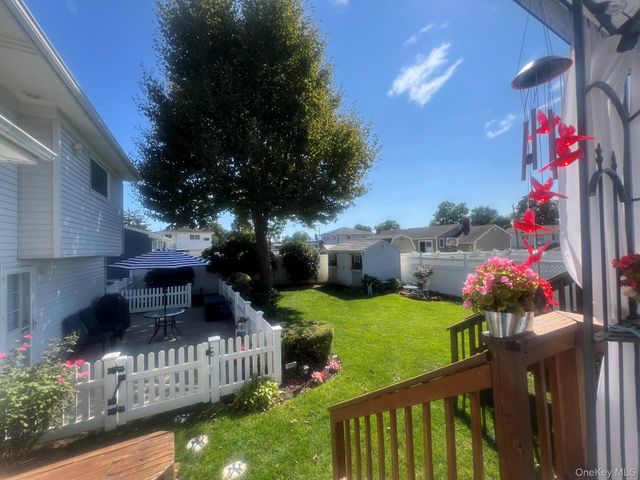 48 W 20th Street, Deer Park, NY 11729