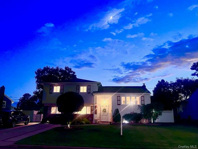 48 W 20th Street, Deer Park, NY 11729