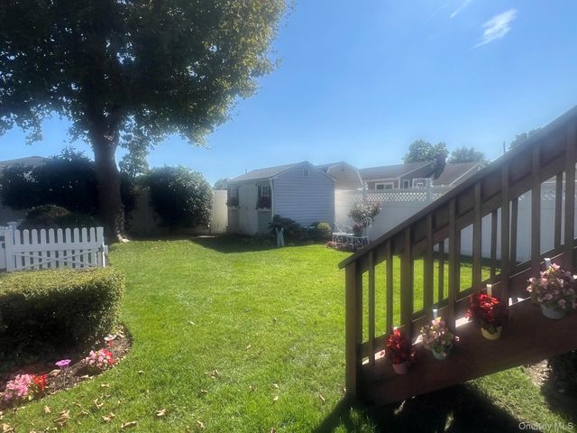 48 W 20th Street, Deer Park, NY 11729