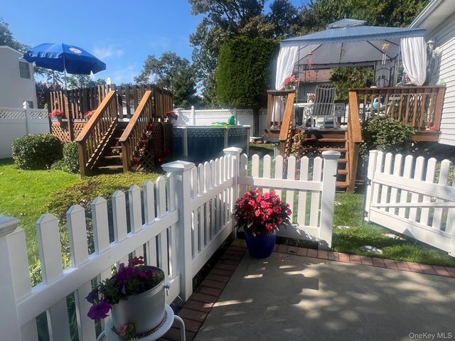 48 W 20th Street, Deer Park, NY 11729