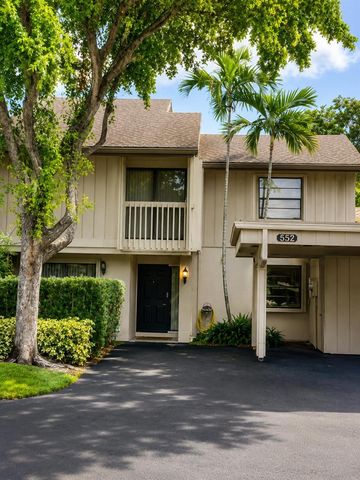552 E Deer Creek Wildwood Ln Lane E, Deerfield Beach, FL 33442
