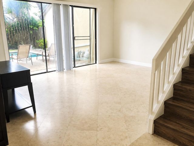 552 E Deer Creek Wildwood Ln Lane E, Deerfield Beach, FL 33442