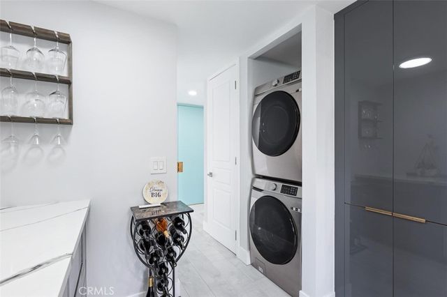 17711 Margate Street 316, Encino, CA 91316