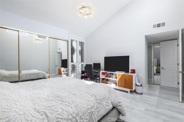 17711 Margate Street 316, Encino, CA 91316