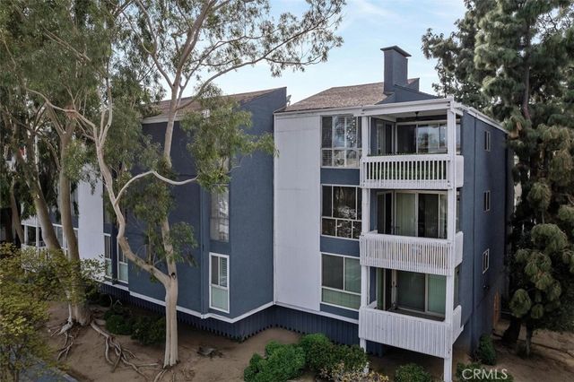 17711 Margate Street 316, Encino, CA 91316
