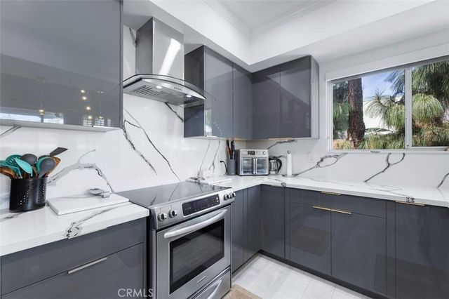 17711 Margate Street 316, Encino, CA 91316