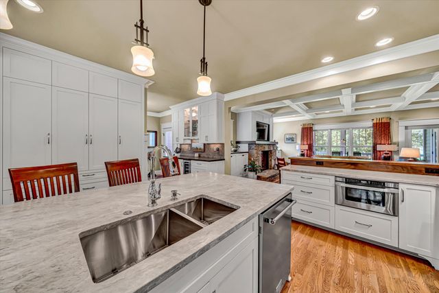 6030 Stickley LN, Roanoke, VA 24018