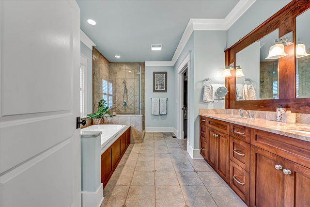 6030 Stickley LN, Roanoke, VA 24018