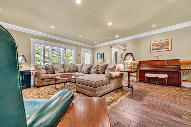 6030 Stickley LN, Roanoke, VA 24018
