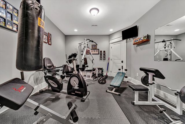 6030 Stickley LN, Roanoke, VA 24018