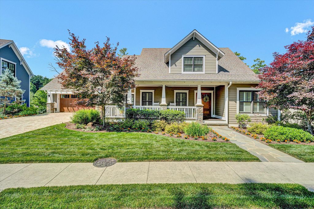 6030 Stickley LN, Roanoke, VA 24018