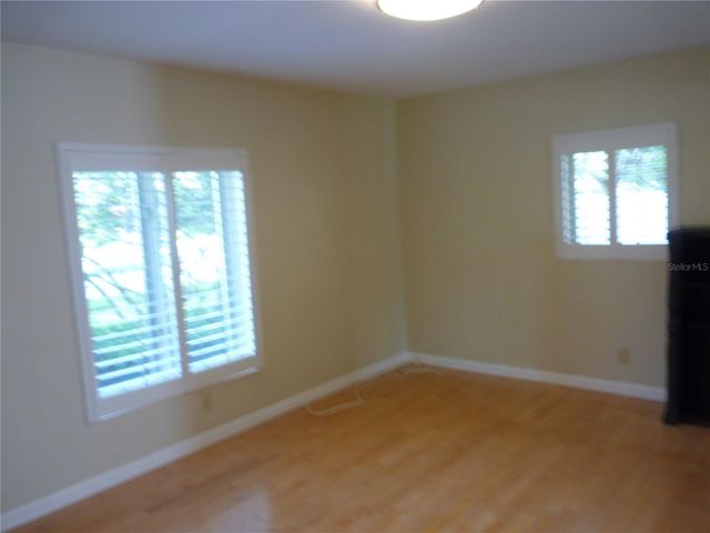 300 BRIGHTWATERS BOULEVARD NE, St Petersburg, FL 33704