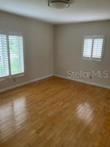 300 BRIGHTWATERS BOULEVARD NE, St Petersburg, FL 33704